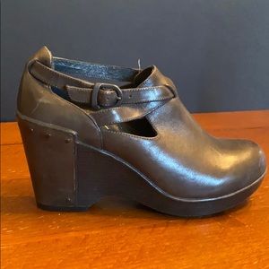 Vintage Dansko wedge platform shoes